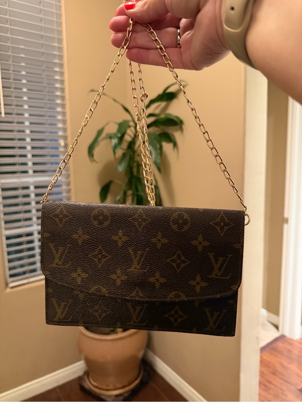 Authentic Vintage Louis Vuitton Monogram Pochette Rabat 19 Clutch w/ NB Chain